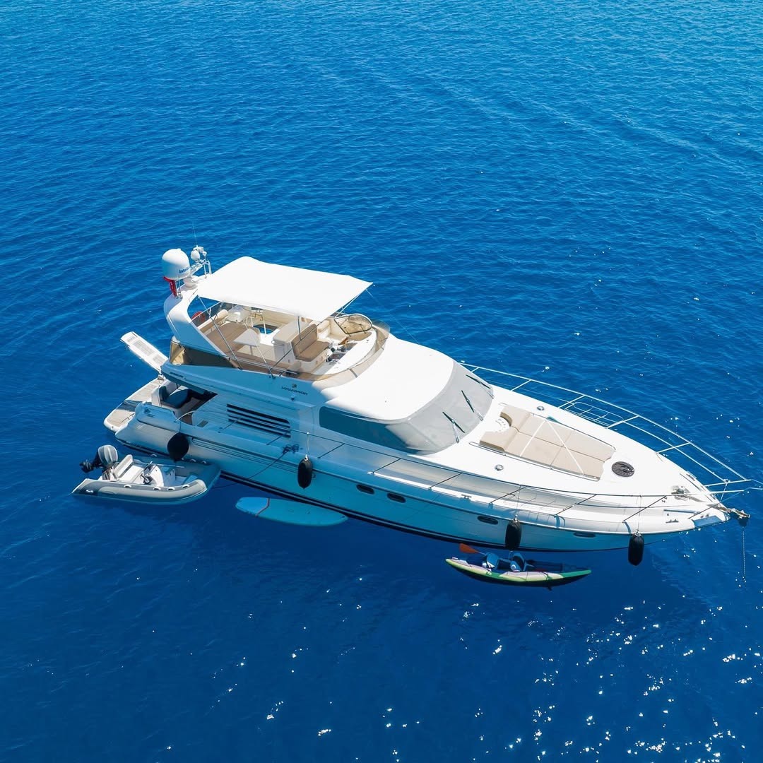 Fairline Squadron 59 motor yacht