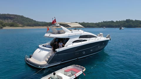 Medusa 1 — Petra Noir fleet